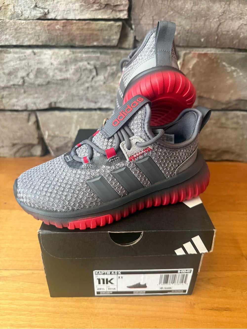 NIB/New Adidas Kaptir 4.0 K Little Boy’s Athletic Shoes 11